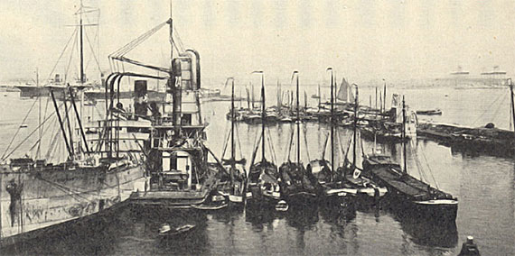 Graanzuiger of Graanelevator onder stoom