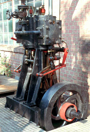 2 cilinder stoommachines staande en liggende